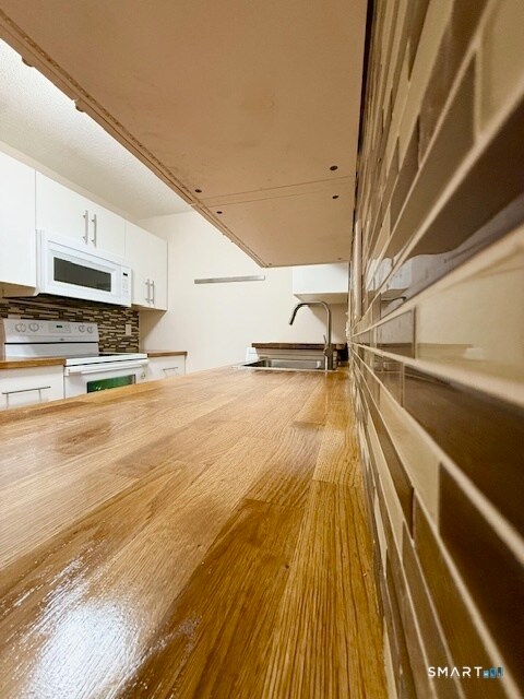 Building Photo - 95 Woodsedge Dr