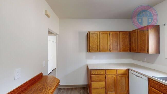 Building Photo - far455