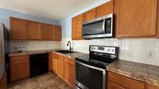 Building Photo - 13105 Lofton Cliff Dr