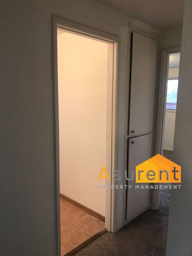 Building Photo - Ashland Duplex Cottage Available Soon!