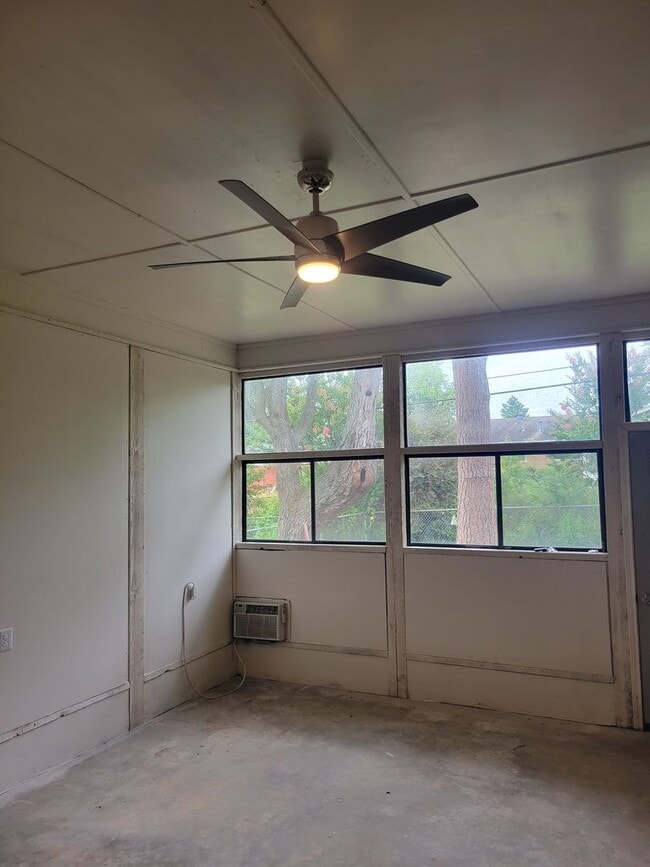 Building Photo - Spacious & Versatile Living in a Prime Location!