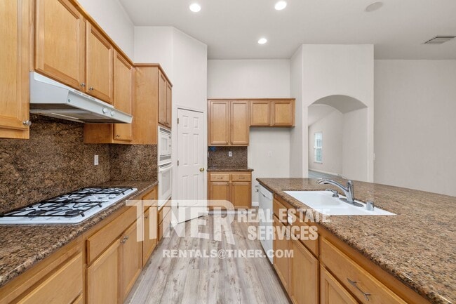 Building Photo - 51 Tulip Tree Cir