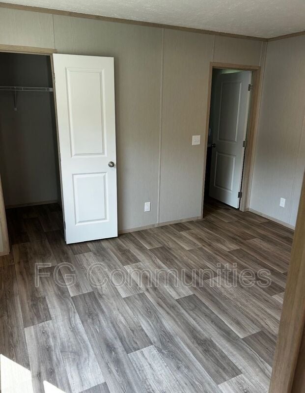 Building Photo - 2844 Maple Ave