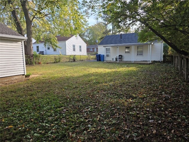 Building Photo - 301 Washington St