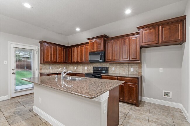 Building Photo - 3733 Cecelia Ln