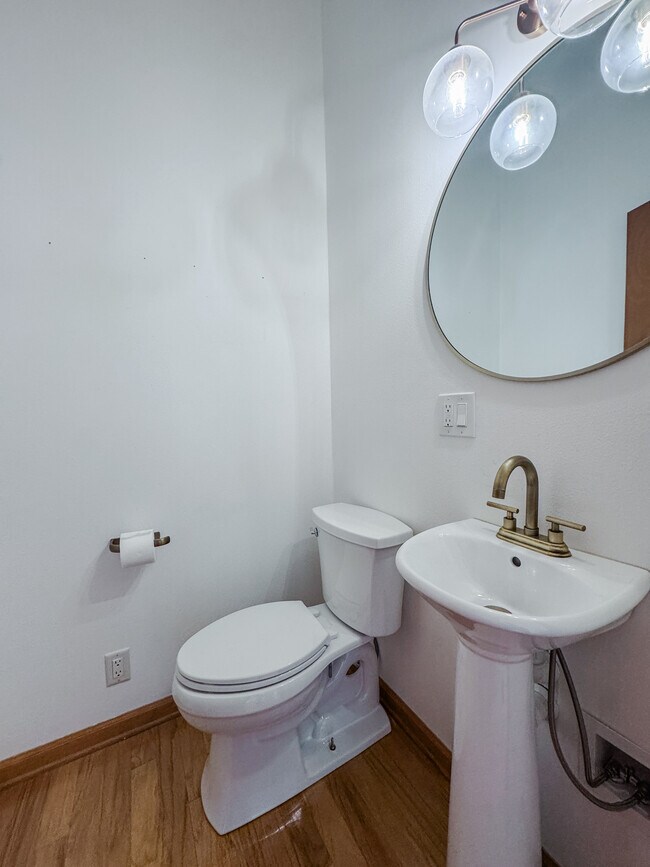 Building Photo - 27 Cadiz Ln