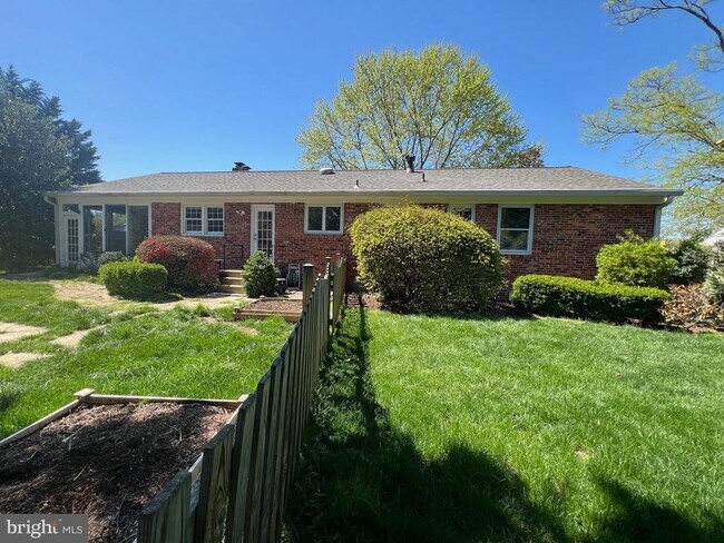 Building Photo - 1201 Allendale Rd