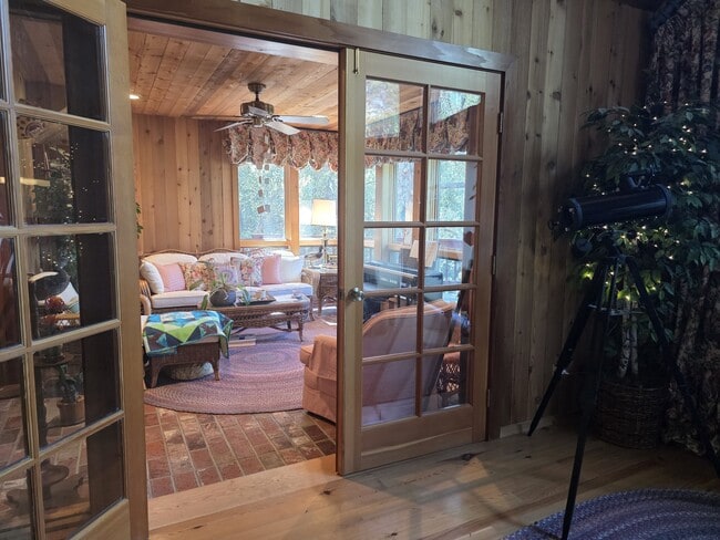 Building Photo - 1921 Bernina Dr