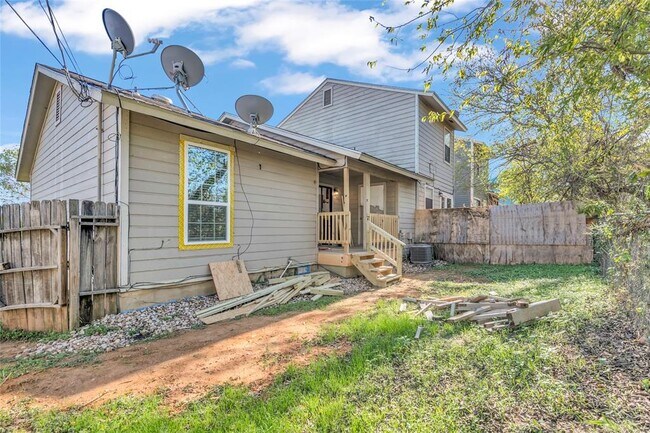 Building Photo - 108 Hillside Cove