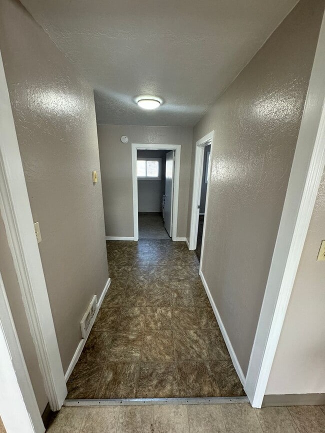 Building Photo - Enjoy living outside of town!