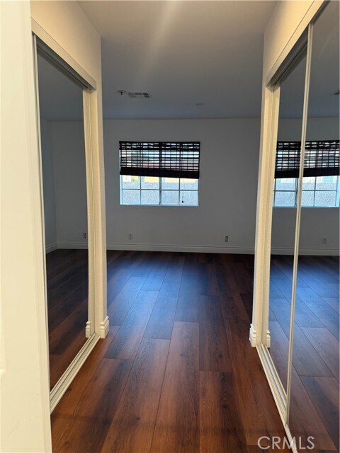 Building Photo - 301 W Mountain View Ave