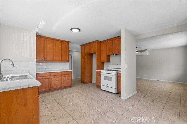 Building Photo - 207 Flora St