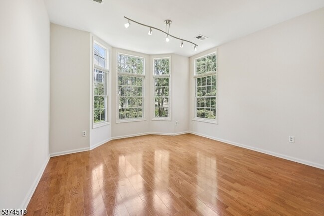 Building Photo - 618 Turlington Ct