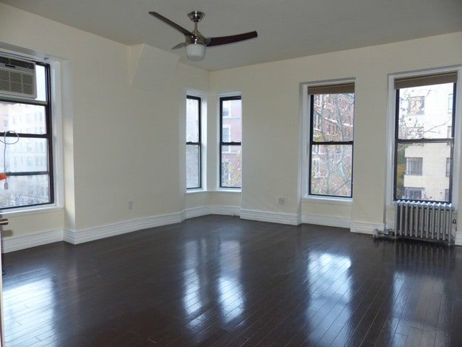 Building Photo - Stunning, Super Sunny Pre-War CORNER 1 BD,...