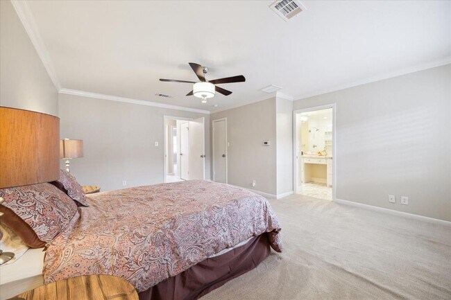 Building Photo - 6330 Briar Rose Dr