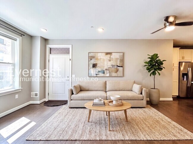 Building Photo - Spacious 3 Bed, 2.5 Bath Town Home with Attached Garage | Pet Friendly