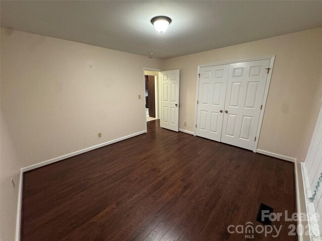 Building Photo - 219 Larkfield Rd