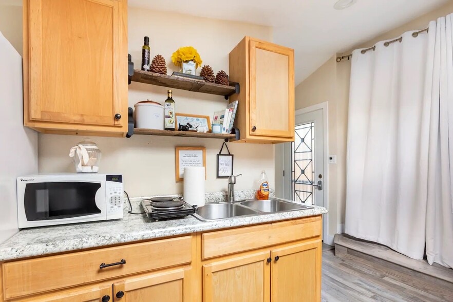 Kitchenette with all cookware and dishware - 842 Tahoe Keys Blvd