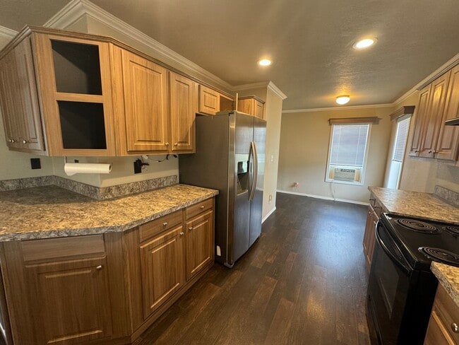 Building Photo - 3 Bedroom in Myrtle Creek