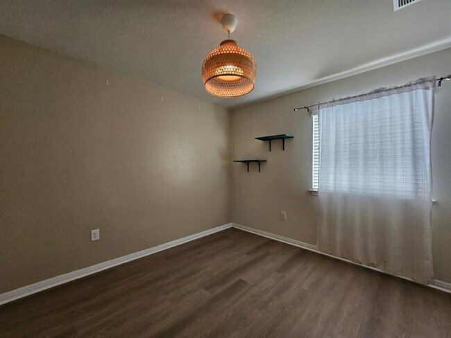 Building Photo - 18205 Bandelier Dr