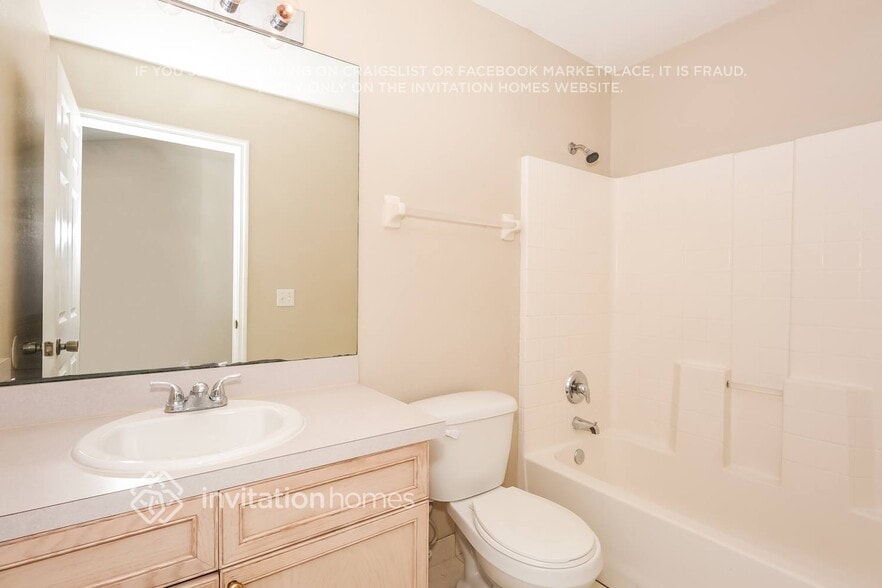 Building Photo - 530 Peace Dr