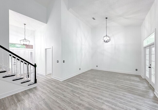 Building Photo - 4 BEDROOM 2.5 BATHROOM HOME IN OX-BOTTOM M...