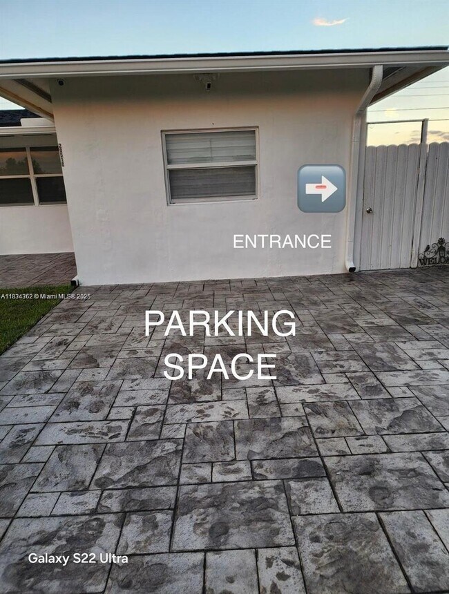 Building Photo - 20510 SW 115th Rd