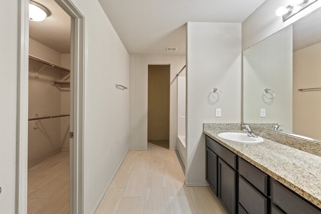 Building Photo - 2414 Fall Aster Dr