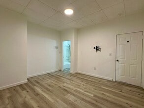 Building Photo - 35 Lincoln St