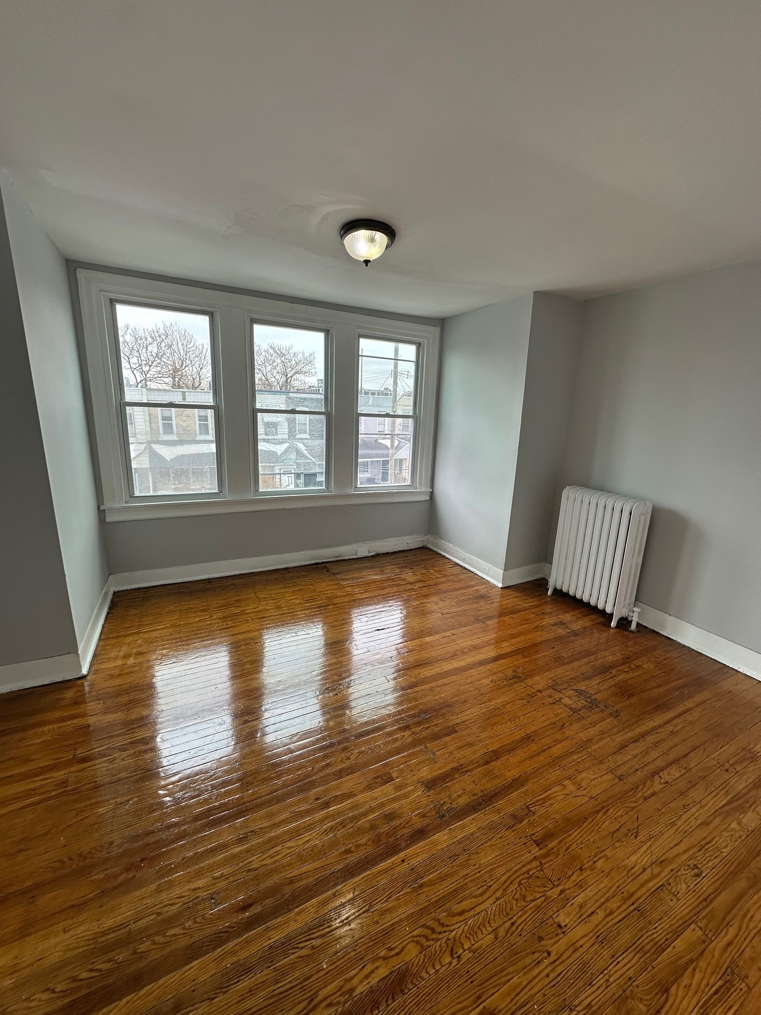 Building Photo - 2037 Bellevue St