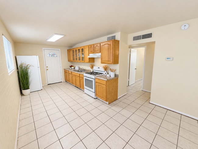 Building Photo - 3841 N 63rd Dr