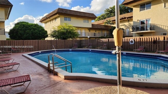 Building Photo - 8600 SW 109th Ave