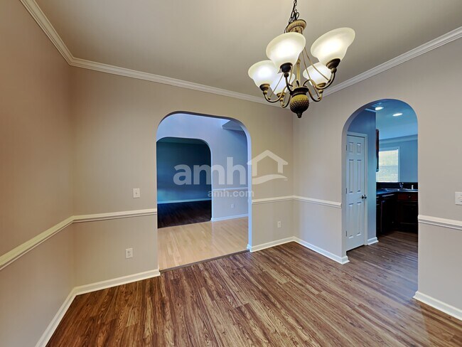 Building Photo - 912 Pristine Ln