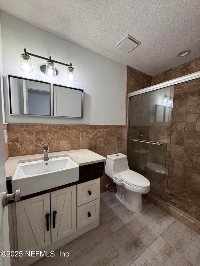 Building Photo - 7335 Floral Ridge Dr