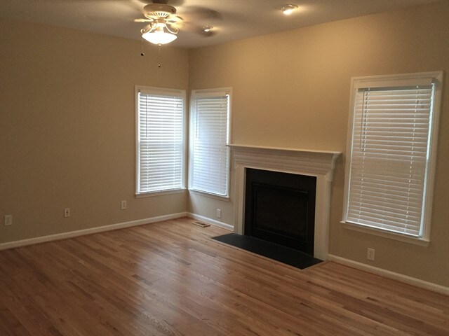 Building Photo - 5705 Beargrass Ln