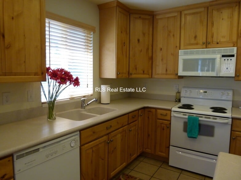 Building Photo - 4043 Cimarron