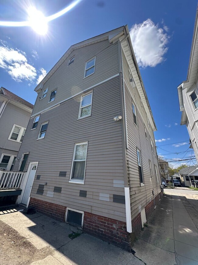 Building Photo - 37-39 Pembroke Ave  - Unit #2