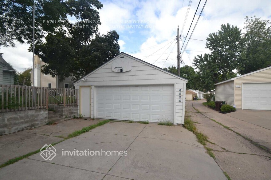 Building Photo - 4524 Zenith Ave N