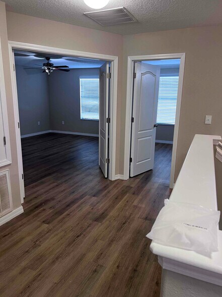 Building Photo - 10808 Whitecap Dr