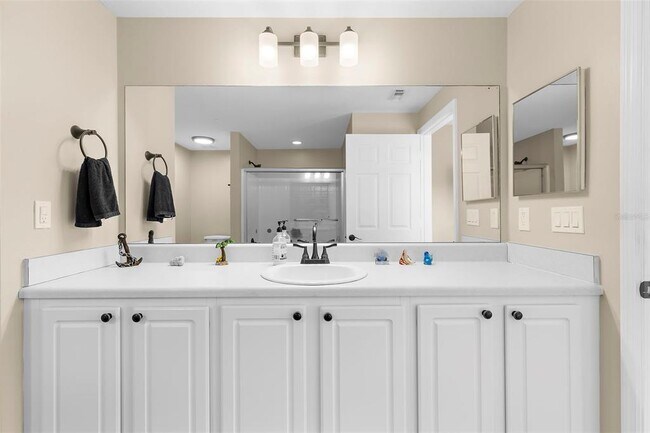 Building Photo - 5601 Bentgrass Dr
