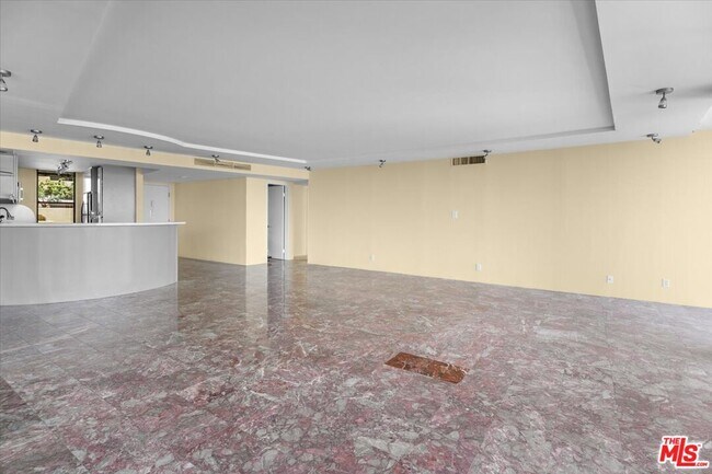 Building Photo - 4265 Marina City Dr