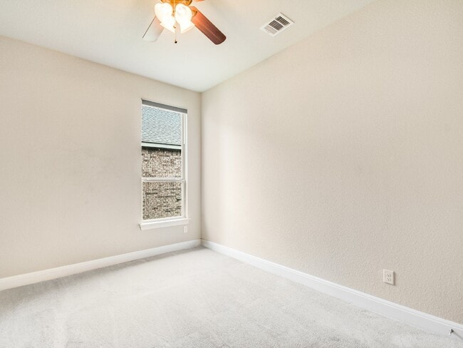 Building Photo - 3925 Octavia Dr