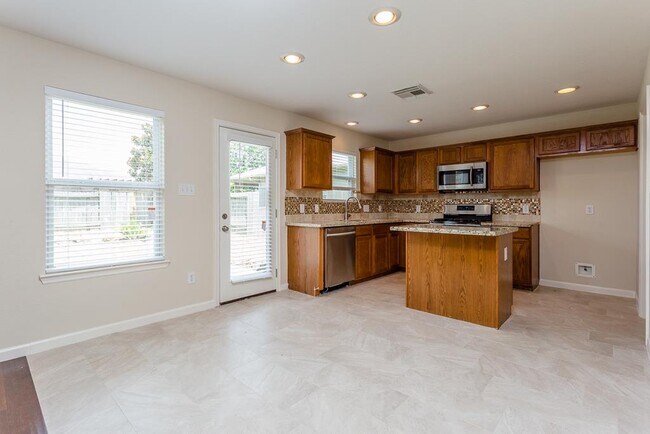 Building Photo - 8438 Resada Park Ln