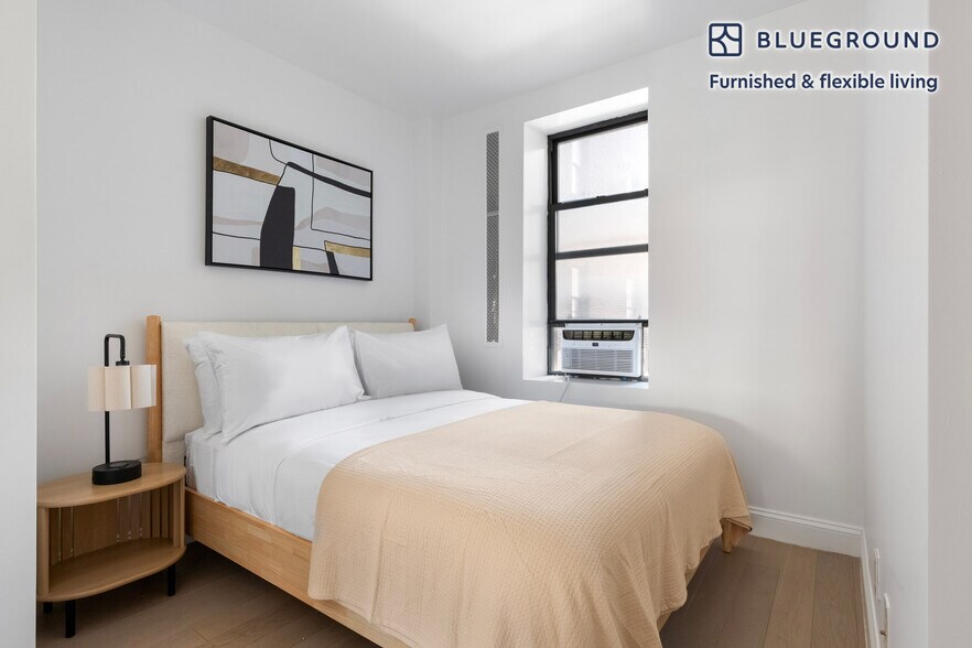 Building Photo - 915 W End Ave