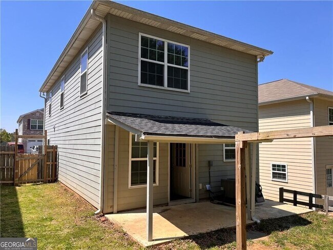 Building Photo - 315 Village Chase