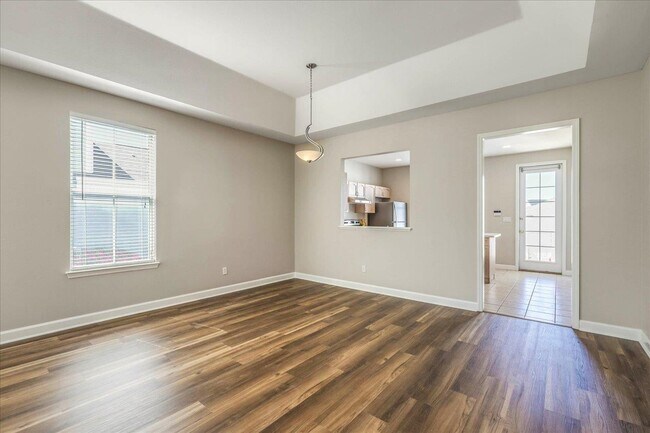 Building Photo - 3570 Four Oaks Blvd