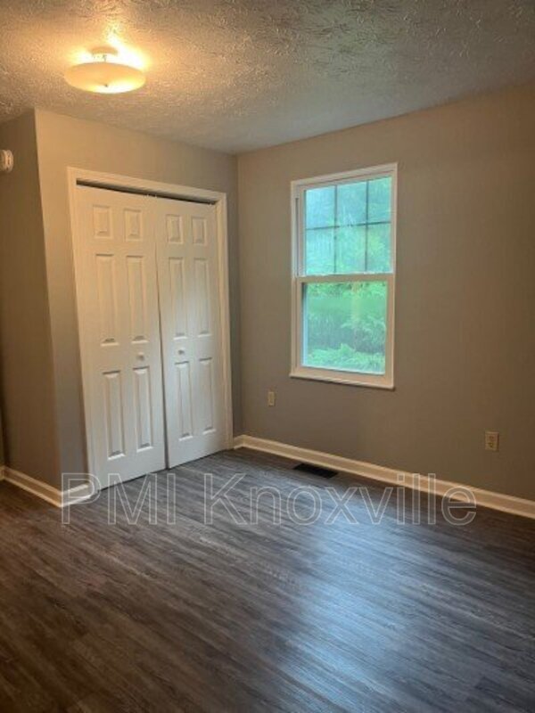 Building Photo - 809 Cates St
