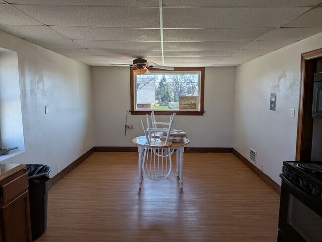 Building Photo - 158 E Maumee Ave