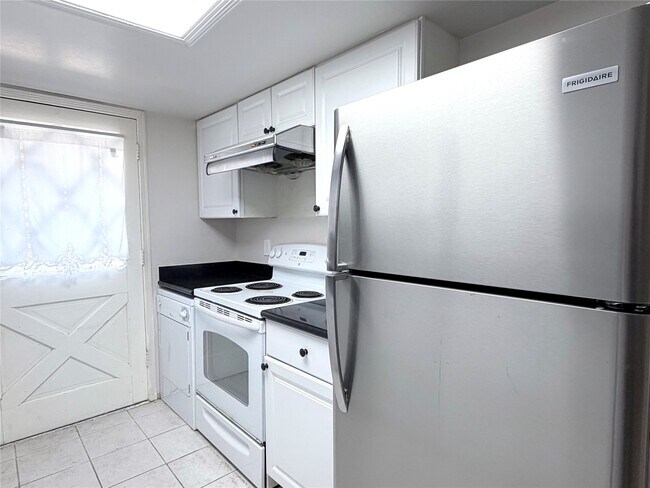 Building Photo - 12633 Memorial Dr