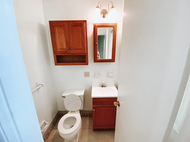 Building Photo - 5225 Woodsey Way